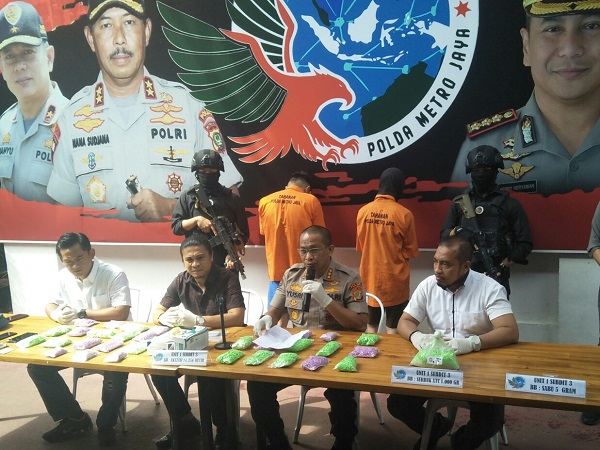 Paman Ajak Ponakan Jualan Pil Ekstasi Dibekuk Polisi
