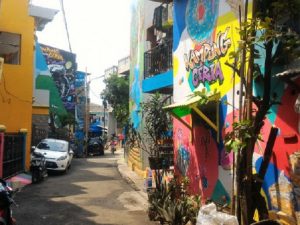 Warna Warni Mural Percantik Kampung Cempaka Ceria di Rawa Buaya