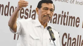 Menteri Koordinator bidang Kemaritiman Luhut Binsar Panjaitan menyampaikan materi saat menjadi pembicara pada Diplomasi Maritim Indonesia di Jakarta, Jumat (22/2/2019). Acara tersebut untuk memperluas pandangan antara pembuat kebijakan, akademisi, dan komunitas diplomatik mengenai tujuan pemerintah Indonesia dalam bidang maritim. ANTARA FOTO/Hafidz Mubarak A/ama.