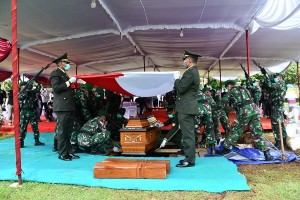 Pangdam IV Pimpin Upacara Pemakaman  Bob Hasan