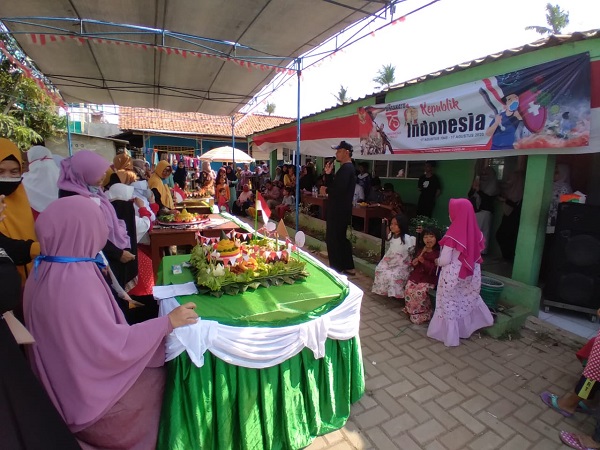 Lomba Tumpeng