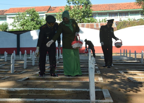 Ziarah ke Makam Pahlawan