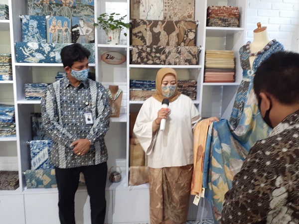 PT. IP Semarang PGU Launching Galeri Zie Batik