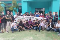 Jurnalis dan Komunitas Bekasi di Kantor Desa Pantai Harapan Jaya Kabupaten Bekasi 