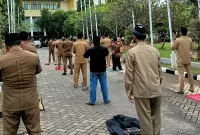 Guru Honorer Kabupaten Bekasi Gelar Sholat Ghoib