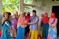 Pengasuh Majlis Djikir dan Sholawat Sunan Gunung Jati Al-Karomah, KH. Munajib