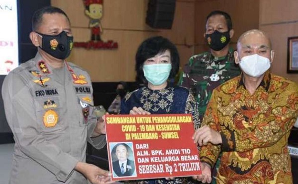 Prosesi Penyerahan Sumbangan Rp2 Triliun Keluarga Akidi Tio