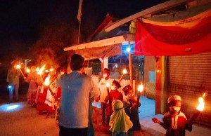 Tahun Baru Islam, TPQ Iqro Desa Sukaraya Gelar Pawai Obor