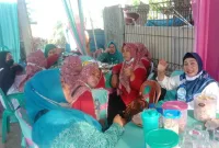 Kaum Ibu Desa Karangraharja