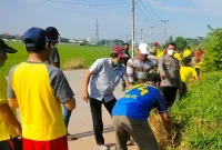 Giat Bersih Bersih Pemdes Karangraharja