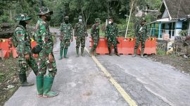 Anggota TNI Disiagakan di Batas Zona Merah Erupsi 