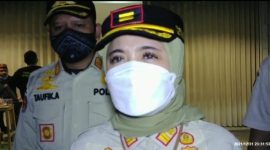 Kepala Satpol PP Kelurahan Pulo, Reni Widyawati 