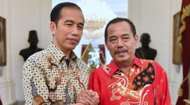 Ketua Umum RKIH Kris Budihardjo bersama Presiden Jokowi pada suatu acara di Jakarta beberapa waktu lalu (Foto: Istimewa)