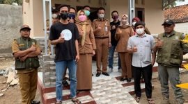 Camat Cabang Bungin Asep Buckhori Perbaiki Rumah Anak Yatim