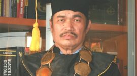 Advokat senior Prof. Suhandi Cahaya 