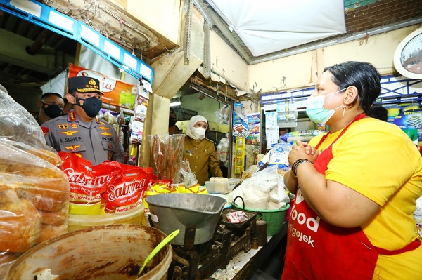 Kapolri Bersama Forkopimda Jatim Pantau Pasar