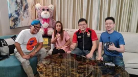 Caption: Uya Kuya, Erika, Alvin Lim Bersama Jeffry Setiawan