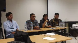 Istri Peter Heloe, Dina Anggraini Saat Konferensi Pers