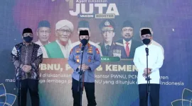 Kapolri Jenderal Listyo Sigit Prabowo bersama Ketum PBNU Yahya Cholil Staquf dan Menag Yaqut Cholil Qoumas 