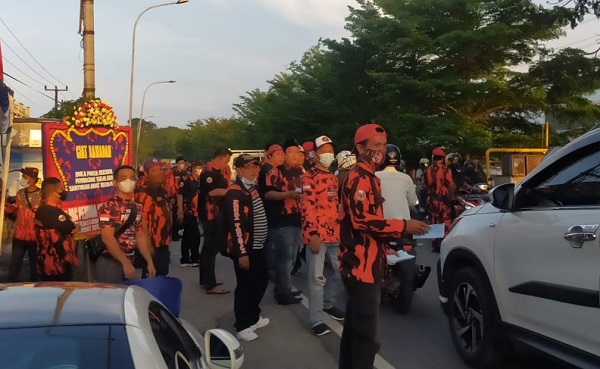 PAC PP Tambun Selatan Kabupaten Bekasi Bagikan Takjil 