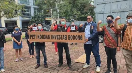 Ketua Pengurus LQ Indonesia Law Firm Alvin Lim Saat Memimpin Aksi Para Korban Indosurya 