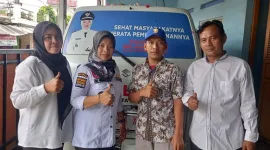 Kades Karang Rahayu, Ino Hermawati Bersama Staff Desa 