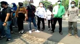 Aksi para Orang Tua Calon Siswa