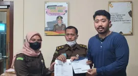 Foto: Kejari Jakut Terima Uang Denda Rp500 Juta