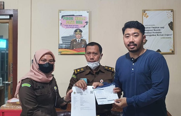 Foto: Kejari Jakut Terima Uang Denda Rp500 Juta