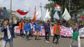 Aksi BEM Se-Bekasi di Depan Gedung DPRD Kota Bekasi