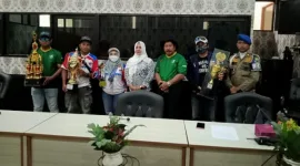 Orang Tua Atlet Sepatu Roda Kabupaten Bekasi Unjuk Rasa 