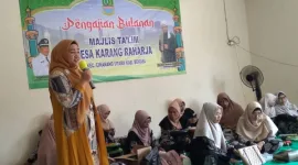 Kaum Ibu Majelis Taklim Desa Karangraharja Kabupaten Bekasi