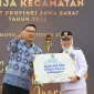 Foto: Gubernur Jabar, Ridwan Kamil Bersama Camat Bekasi Timur, Fitri Widyati