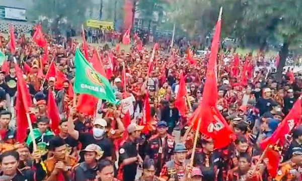 Aksi Demo Depan PT. Hankok Kabupaten Bekasi