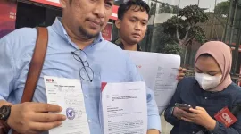 Aktivis Anti Korupsi Saat Melaporkan Pahala ke Dewas KPK, Feri Amsari