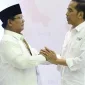 Foto: Prabowo Subianto (kiri) bersama Presiden Joko Widodo (kanan)