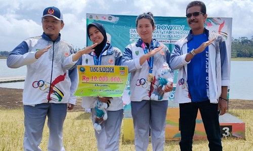 Pedayung Kabupaten Bekasi Raih 3 Medali Emas 