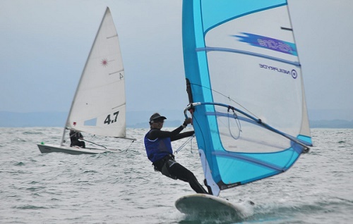 Atlet Windsurfing Putri Kabupaten Bekasi 