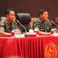 Foto: Panglima TNI Andika Perkasa (Kiri) dan Jenderal TNI Dudung Abdurachman (Kanan)