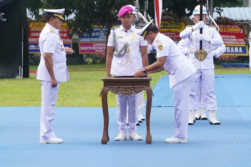 Serahterimakan Jabatan Kepala Staf Angkatan Laut