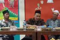 Ket. Foto: Kades Karang Satria Jaenuddin Hadir Dalam Musyawarah Warga RW05