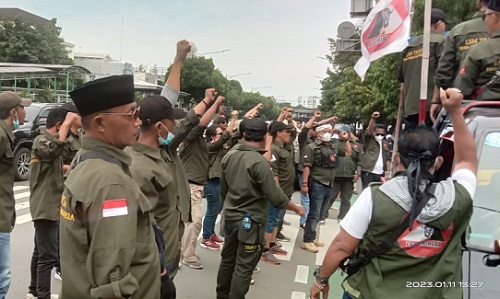 Massa Koalisi Desak Kemendagri Copot Plt Walikota Bekasi