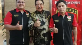 Ket. Foto: LQ Indonesia Law Firm Bersama Hotma Sitompoel