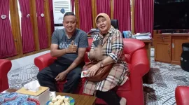 Foto: Ekowati Bersama Plt Walikota Bekasi, Tri Adhianto