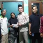 Foto: Aria Dwi Nugraha Saat Berikan Bantuan