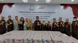 Kejari Jakpus Setorkan Puluhan Miliar Milik Terpidana Leo Chandra 