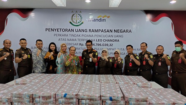 Kejari Jakpus Setorkan Puluhan Miliar Milik Terpidana Leo Chandra 