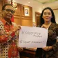 Foto: Mahfud MD Bersama Rieke Diah Pitaloka