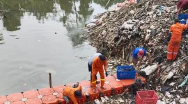 Foto: Ilustrasi Sampah di Sungai