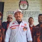 Foto: Asep Syabril Usai Mendaftarkan Diri ke KPU Kabupaten Bekasi 